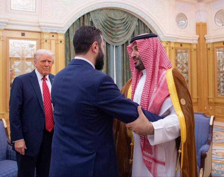 إعلام الكفار والمرتزقة يشنّ حرباً على الجهاد ولكن العزة تكون في صفوف أهل الجهاد وليست في  استجداء الولايات المتحدة