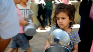 صورة مقلقة للأزمة الإنسانية في فلسطين المحتلة: سرقة طعام الأطفال